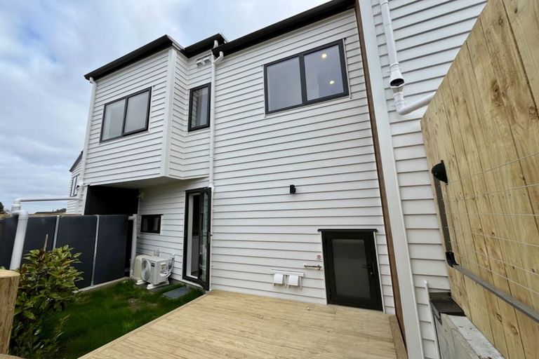 Photo of property in 12b Massine Place, Randwick Park, Auckland, 2105