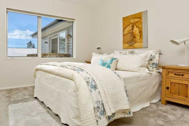 Photo of property in 38a Normandy Place, Henderson, Auckland, 0610