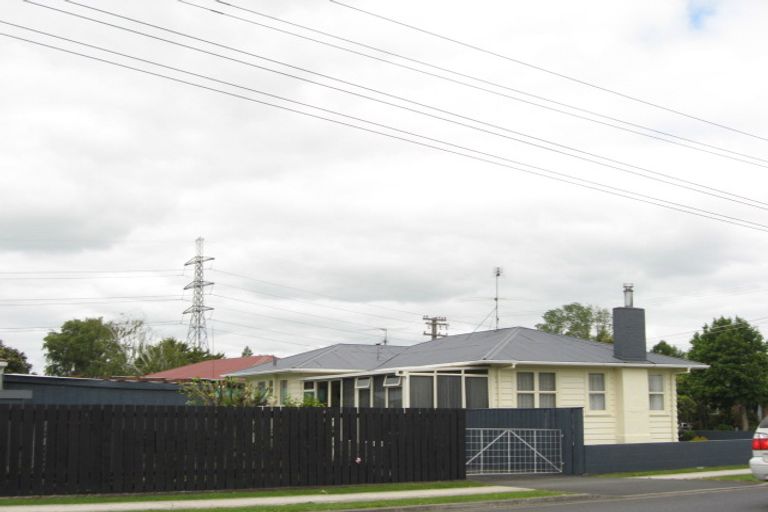 Photo of property in 2/7 Berwyn Avenue, Takanini, 2112