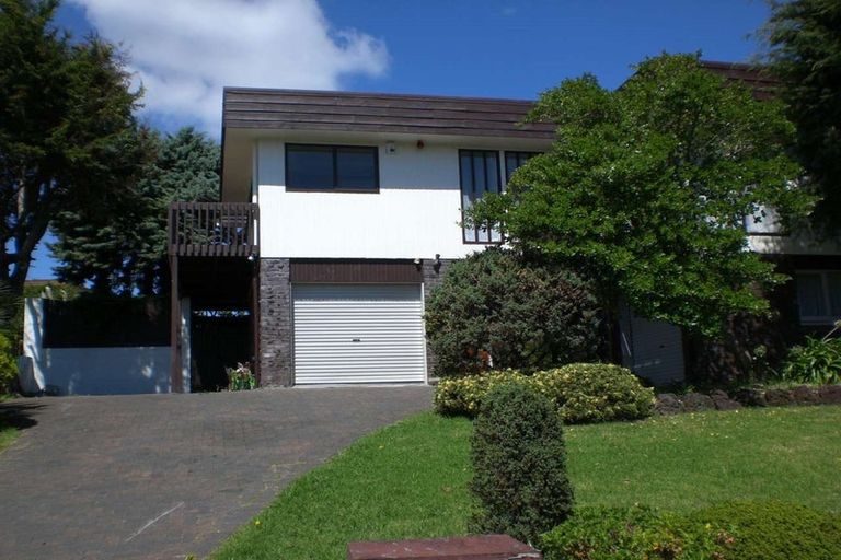 Photo of property in 18 Prince Regent Drive, Half Moon Bay, Auckland, 2012
