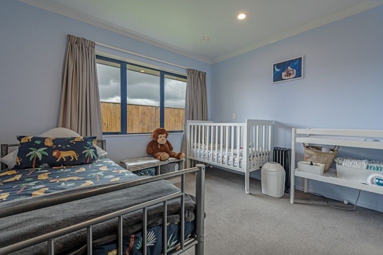 Photo of property in 186 Pacific Drive, Fitzherbert, Palmerston North, 4410