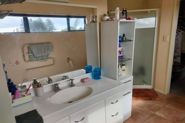 Photo of property in 6 Woodland Road, Johnsonville, Wellington, 6037