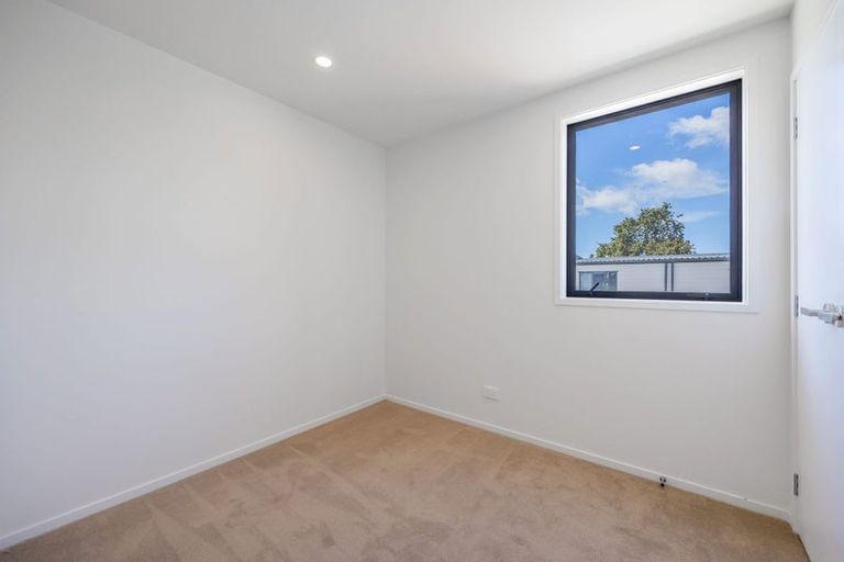 Photo of property in 21 Clay Works Lane, New Lynn, 0600