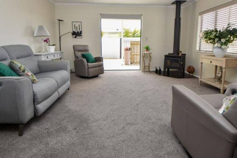 Photo of property in 19a Charles Street, Carterton, 5713