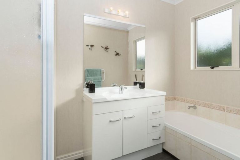 Photo of property in 28 Calypso Drive, Papamoa Beach, Papamoa, 3118