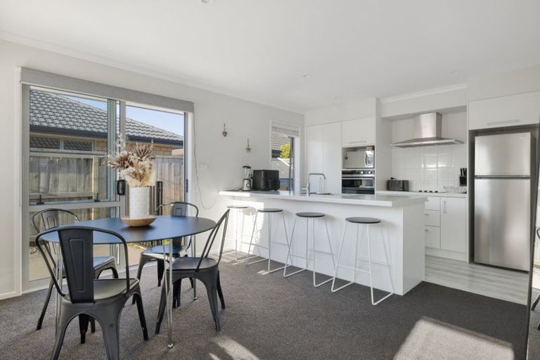 Photo of property in 16 Kanapa Close, Papamoa, 3118