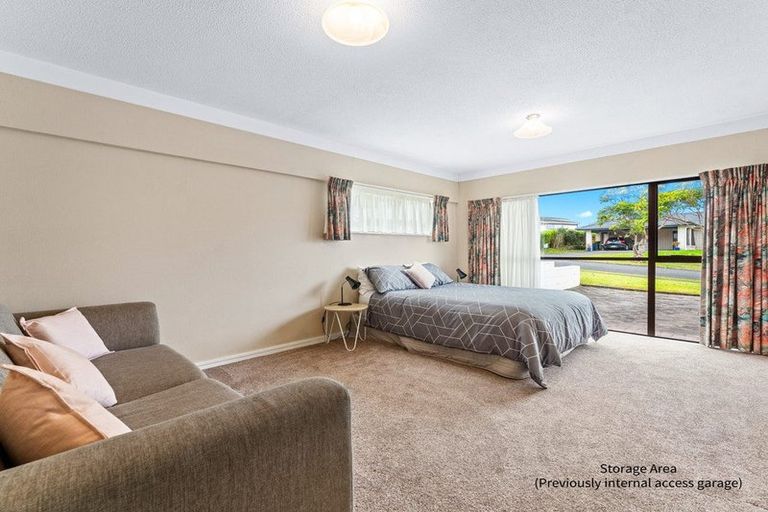 Photo of property in 18 Kennedy Avenue, Forrest Hill, Auckland, 0620