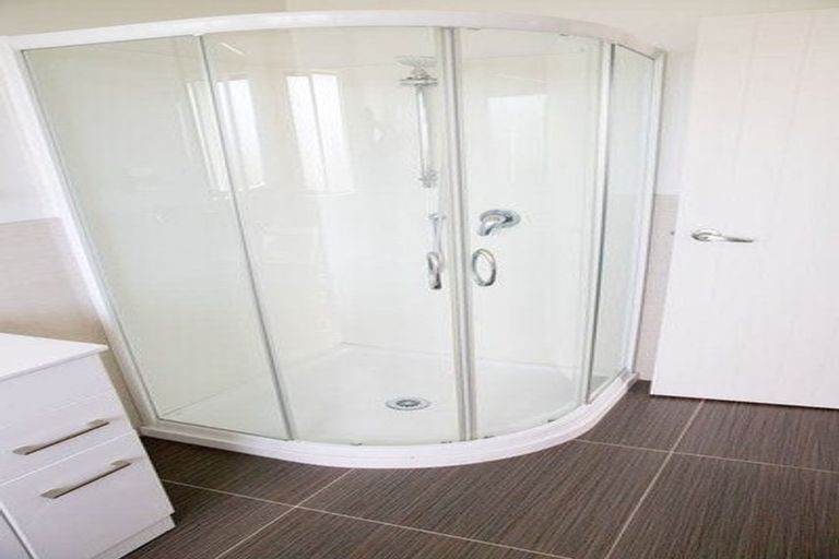 Photo of property in 12 Erceg Way, Rosehill, Papakura, 2113