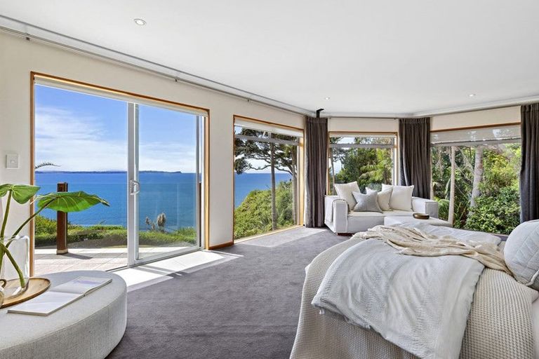 Photo of property in 24 Cliff Road, Torbay, Auckland, 0630