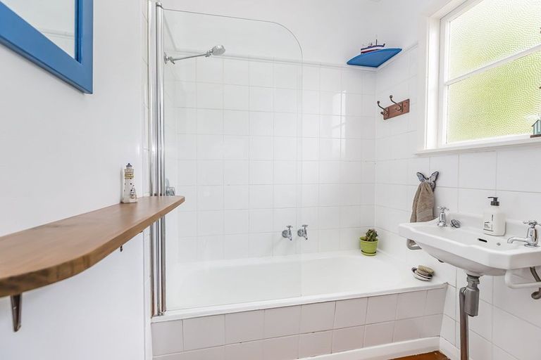 Photo of property in 24 Tannadyce Street, Strathmore Park, Wellington, 6022