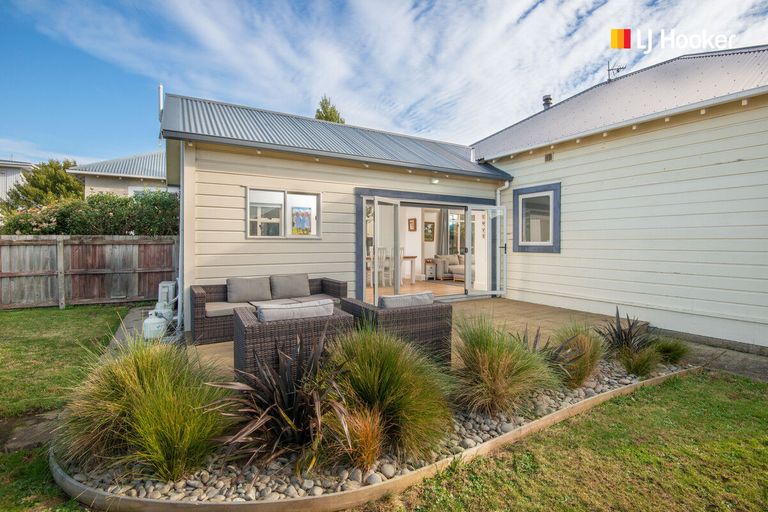 Photo of property in 69 Hargest Crescent, Saint Clair, Dunedin, 9012