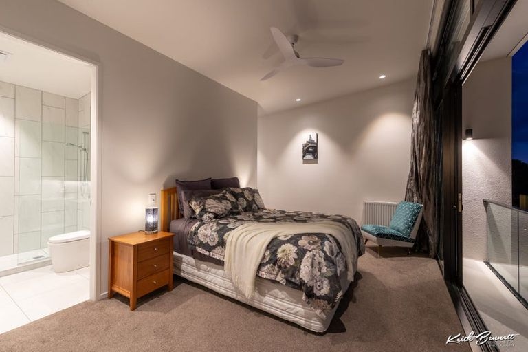 Photo of property in 5 Jean Caldwell Way, Island Bay, Wellington, 6023