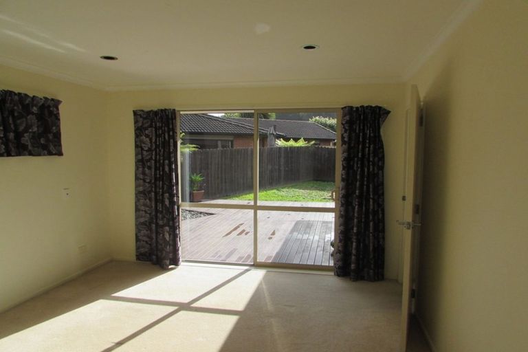 Photo of property in 60 South Kensington Way, Henderson, Auckland, 0612