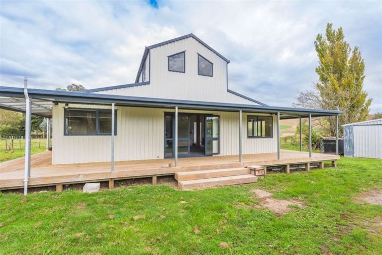 Photo of property in 546 No 3 Line, Okoia, Wanganui, 4582