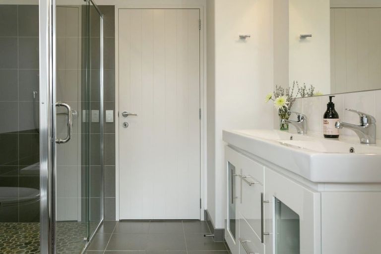 Photo of property in 120 Kenrigg Road, Kinloch, Taupo, 3377