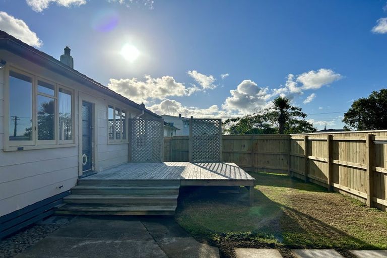 Photo of property in 19 Miro Street, Merrilands, New Plymouth, 4312