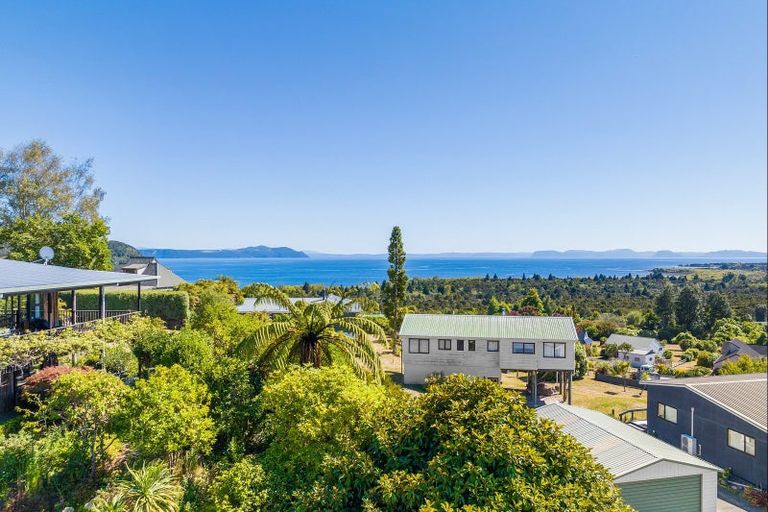 Photo of property in 8 Paurini Place, Motuoapa, 3382