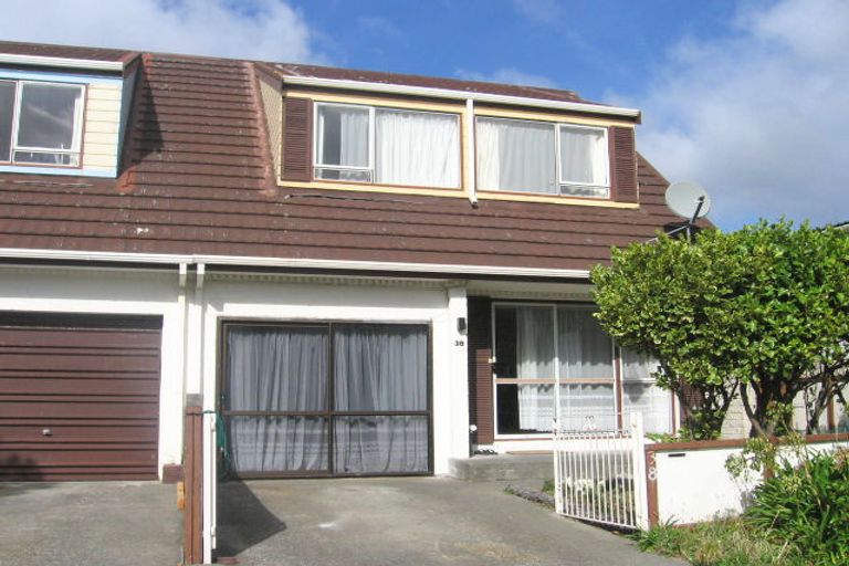 Photo of property in 38 Akaroa Drive, Maupuia, Wellington, 6022