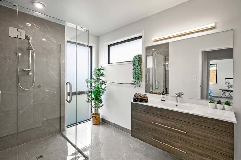 Photo of property in 2b Sandel Rise, Merrilands, New Plymouth, 4312