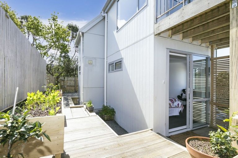 Photo of property in 42 Mandalay Terrace, Khandallah, Wellington, 6035