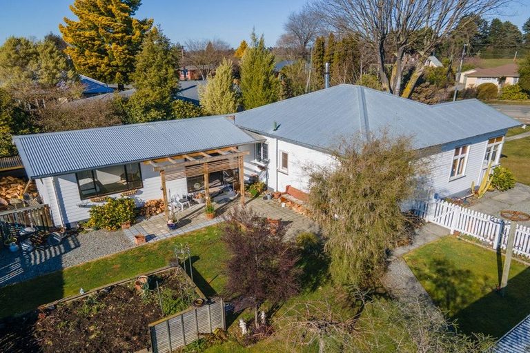 Photo of property in 106 Mckenzie Street, Geraldine, 7930