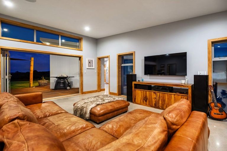 Photo of property in 33 Hakao Road, Minden, Tauranga, 3171