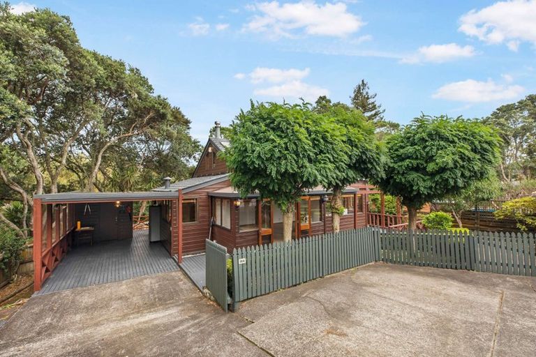 Photo of property in 58a Lantana Road, Green Bay, Auckland, 0604