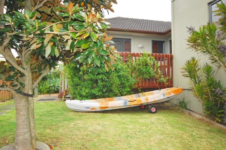 Photo of property in 22 Greenbough Lane, Greenhithe, Auckland, 0632