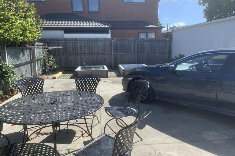 Photo of property in 2/501 Barbadoes Street, Edgeware, Christchurch, 8013