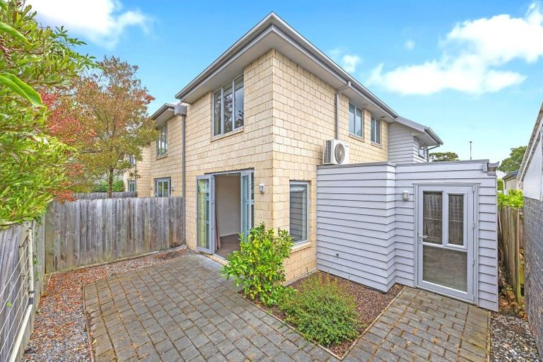 Photo of property in 90c Mandeville Street, Riccarton, Christchurch, 8011
