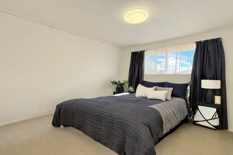 Photo of property in 14 Tranent Road, Mangere, Auckland, 2022