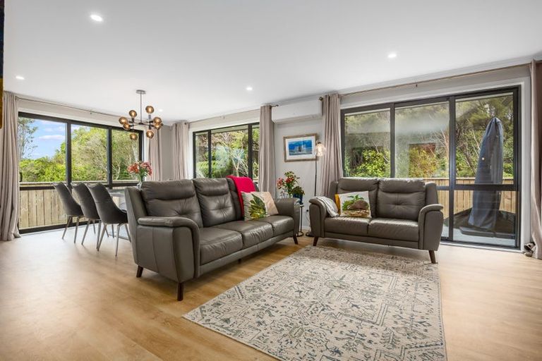 Photo of property in 13 Cosgrove Rise, Riverstone Terraces, Upper Hutt, 5018