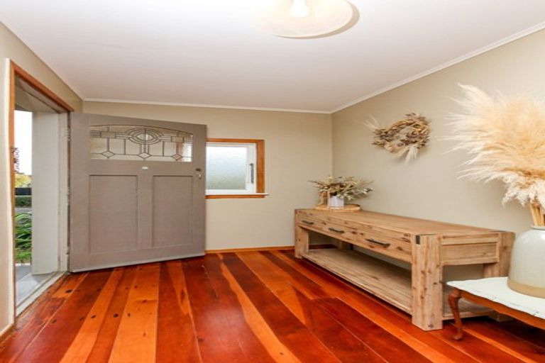 Photo of property in 28 Mouatt Street, Waitara, 4320