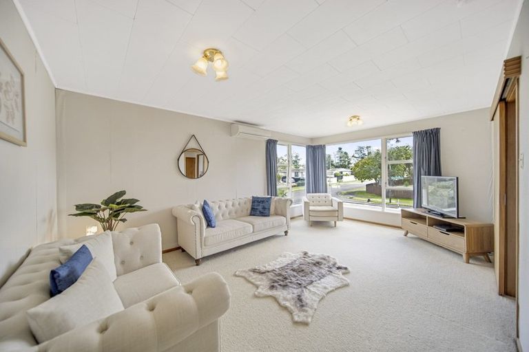 Photo of property in 14 Robert Allan Way, Pakuranga Heights, Auckland, 2010