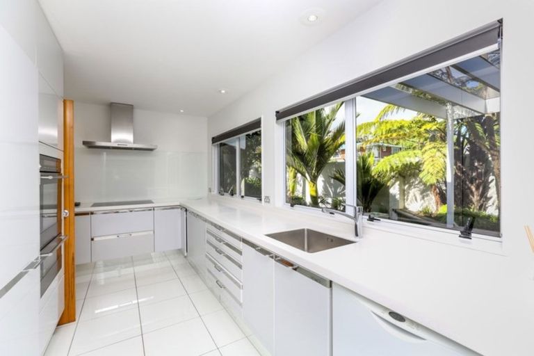 Photo of property in 55 Calvert Road, Lynmouth, New Plymouth, 4310