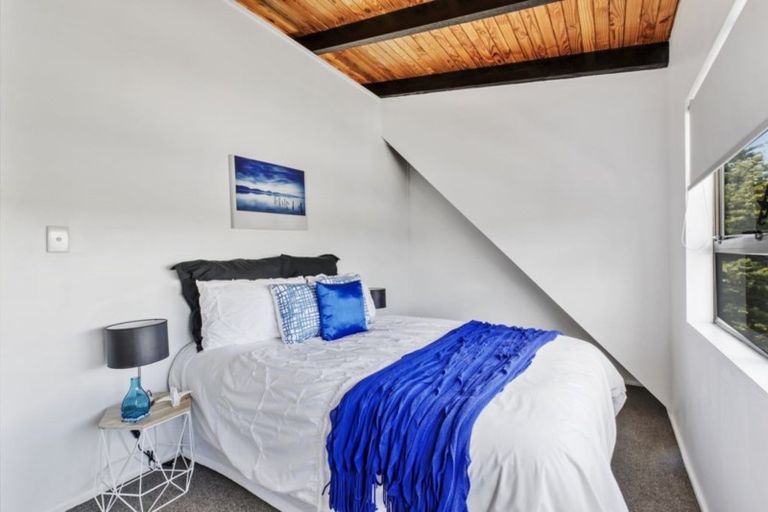 Photo of property in 18 Delshaw Avenue, Stanmore Bay, Whangaparaoa, 0932