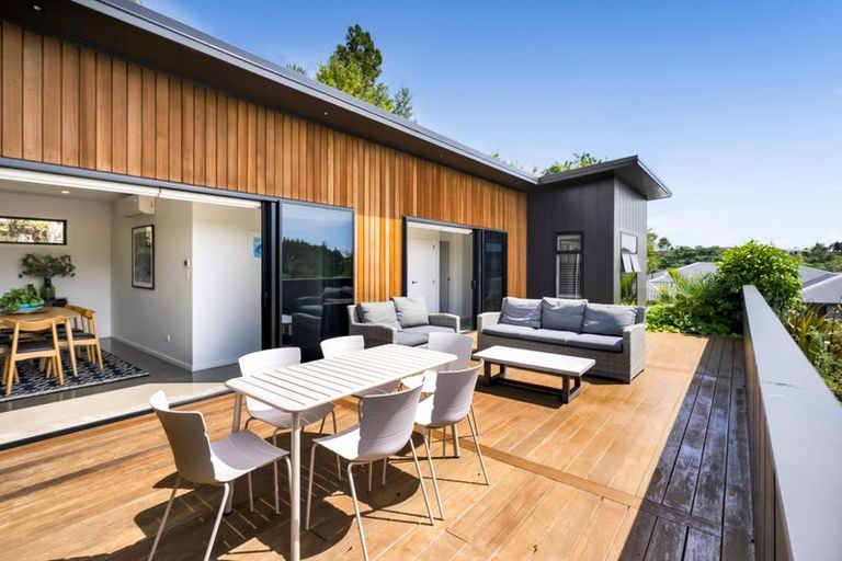 Photo of property in 8 Orite Drive, Welbourn, New Plymouth, 4310