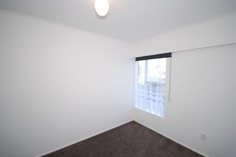 Photo of property in 2/35 Pah Road, Papatoetoe, Auckland, 2025