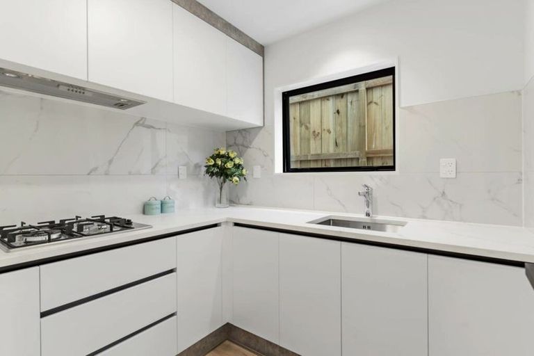 Photo of property in 3/7 Alston Avenue, Kelston, Auckland, 0602