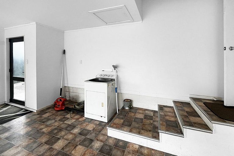 Photo of property in 46 Dalfield Place, Highbury, Palmerston North, 4412