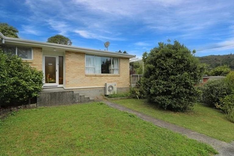 Photo of property in 1/11 Lowry Crescent, Stokes Valley, Lower Hutt, 5019