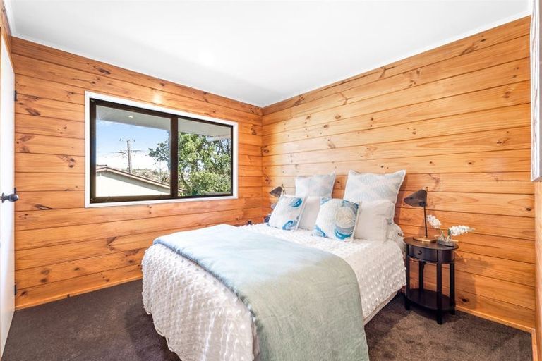 Photo of property in 1/80 Browns Bay Road, Rothesay Bay, Auckland, 0630