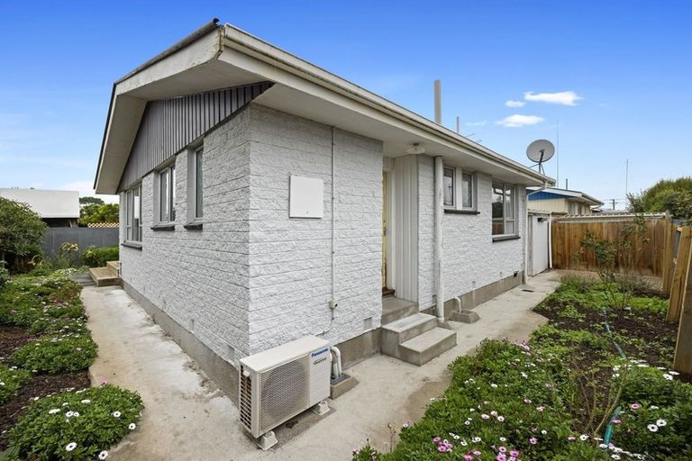 Photo of property in 2/144a Beach Road, North New Brighton, Christchurch, 8083