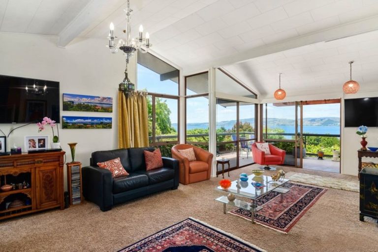 Photo of property in 21 Grand Vue Road, Kawaha Point, Rotorua, 3010
