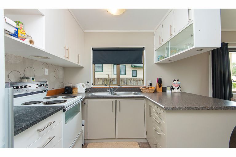 Photo of property in 4a Fernleigh Avenue, Waiuku, 2123