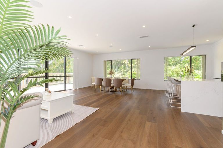 Photo of property in 5 Paitry Place, Swanson, Auckland, 0614