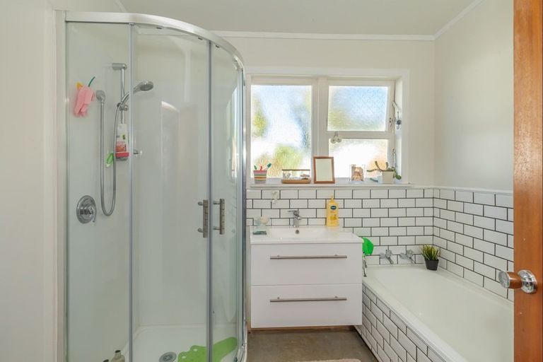 Photo of property in 8 Royal Place, Levin, 5510