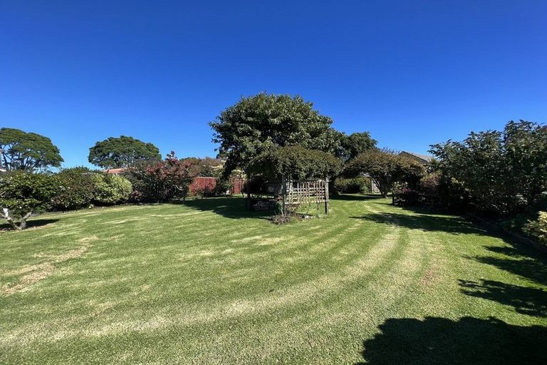 Photo of property in 21 Park Lane, Waitara, 4320