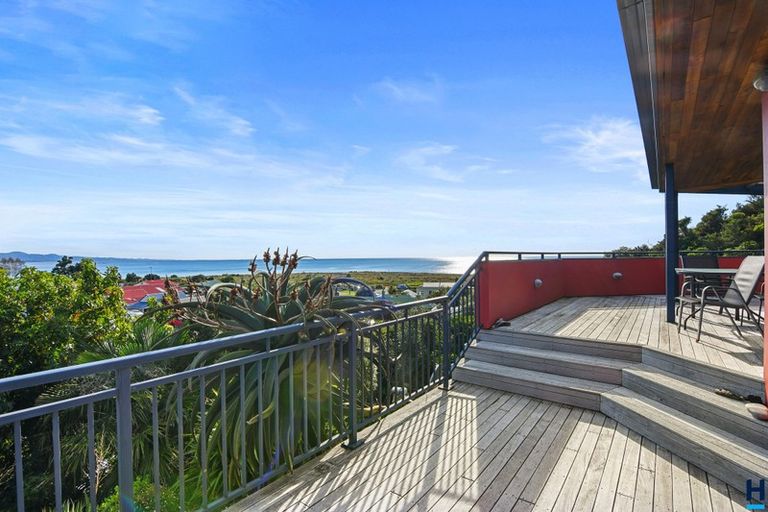 Photo of property in 8 Gibbs Road, Collingwood, 7073