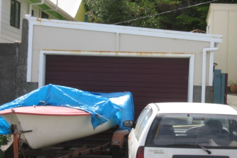 Photo of property in 390 The Esplanade, Island Bay, Wellington, 6023